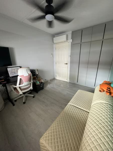 132 Simei Street 1, 132 Simei Street 1, 2 Bedrooms, 688 sqft, HDB Flat For Sale, by Khairul Jalal, 500180599 - Study - PropertyGuru.com.sg