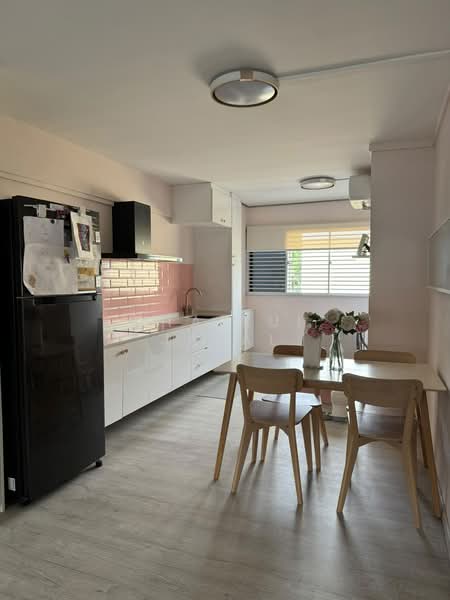 132 Simei Street 1, 132 Simei Street 1, 2 Bedrooms, 688 sqft, HDB Flat For Sale, by Khairul Jalal, 500180599 - Kitchen - PropertyGuru.com.sg