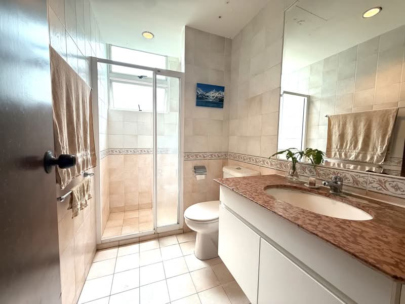 Woodgrove Condo, 12 Woodgrove Drive, 3 Bedrooms, 1,701 sqft, Condominium For Sale, by Iris Ho, 500180607 - Bathroom - PropertyGuru.com.sg