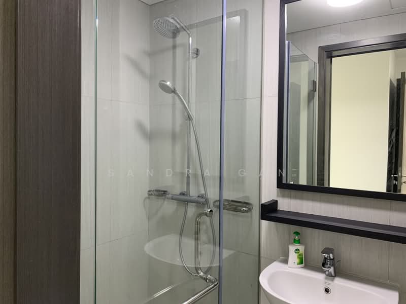 The Rise @ Oxley - Residences, 73 Oxley Rise, 2 Bedrooms, 646 sqft, Condominium For Sale, by Sandra Gan, 500180616 - Bathroom - PropertyGuru.com.sg