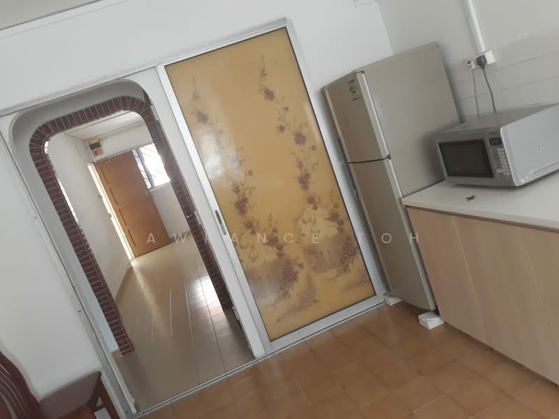 846 Tampines Street 82, 846 Tampines Street 82, 2 Bedrooms, 795 sqft, HDB Flat For Rent, by Lawrance Toh, 500180617 - Kitchen - PropertyGuru.com.sg