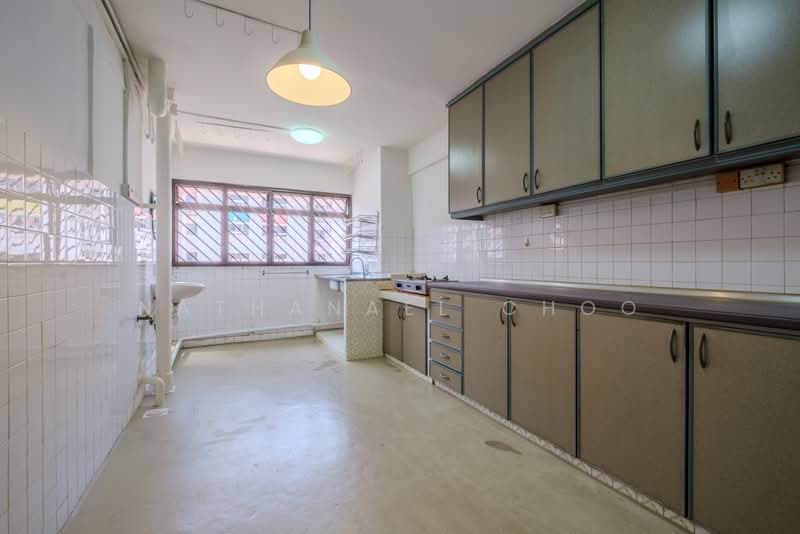 124 Bedok North Road, 124 Bedok North Road, 2 Bedrooms, 721 sqft, HDB Flat For Sale, by Nathanael Choo, 500180636 - Kitchen - PropertyGuru.com.sg
