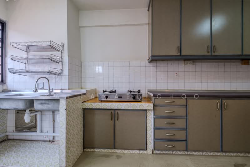 124 Bedok North Road, 124 Bedok North Road, 2 Bedrooms, 721 sqft, HDB Flat For Sale, by Nathanael Choo, 500180636 - Kitchen - PropertyGuru.com.sg