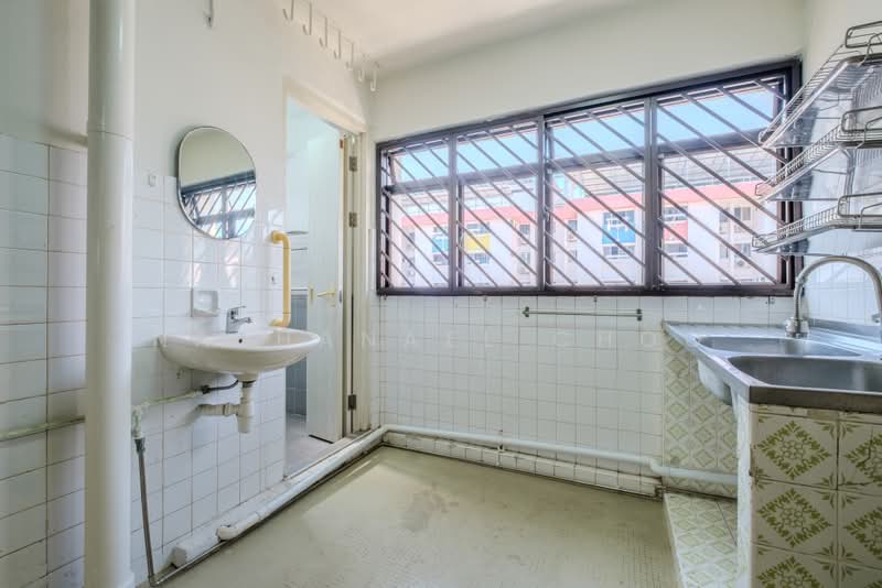124 Bedok North Road, 124 Bedok North Road, 2 Bedrooms, 721 sqft, HDB Flat For Sale, by Nathanael Choo, 500180636 - Kitchen - PropertyGuru.com.sg
