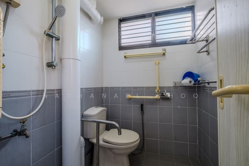 124 Bedok North Road, 124 Bedok North Road, 2 Bedrooms, 721 sqft, HDB Flat For Sale, by Nathanael Choo, 500180636 - Bathroom - PropertyGuru.com.sg