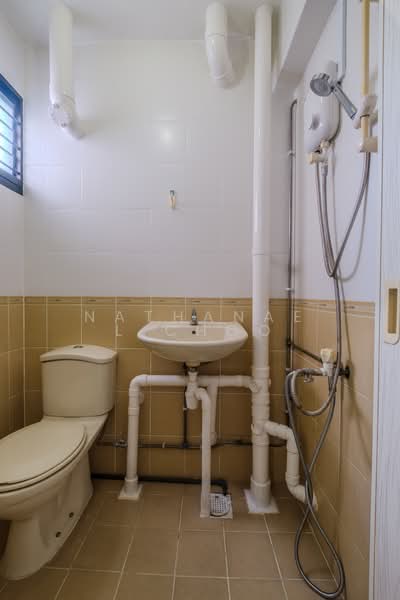 124 Bedok North Road, 124 Bedok North Road, 2 Bedrooms, 721 sqft, HDB Flat For Sale, by Nathanael Choo, 500180636 - Bathroom - PropertyGuru.com.sg