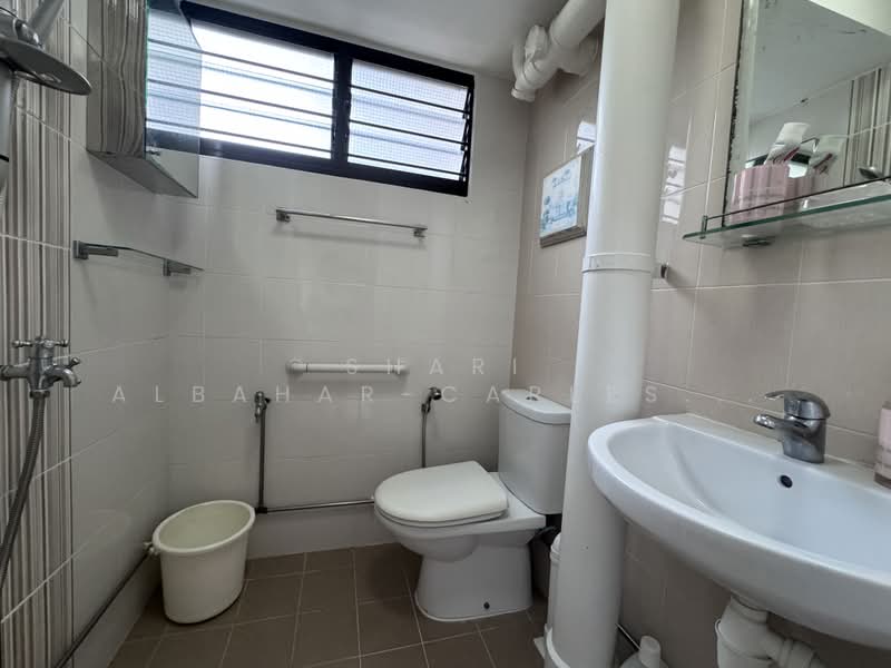78 Bedok North Road, 78 Bedok North Road, 3 Bedrooms, 980 sqft, HDB Flat For Sale, by Shari Albahar-Carlesater, 500180645 - Bathroom - PropertyGuru.com.sg