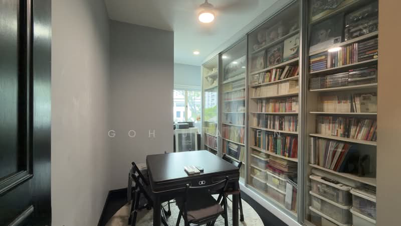 Up to 7 Bedroom Terrace Landed, Convenient back gate to bus stop, , 7 Bedrooms, 3,180 sqft, Terraced House For Sale, by Goh Jiawen, 500180649 - Study - PropertyGuru.com.sg