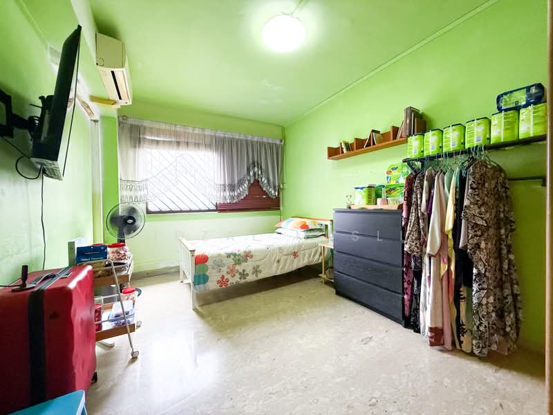 230 Choa Chu Kang Central, 230 Choa Chu Kang Central, 3 Bedrooms, 1,109 sqft, HDB Flat For Sale, by Faidzal Muslim, 500180653 - Bedroom - PropertyGuru.com.sg