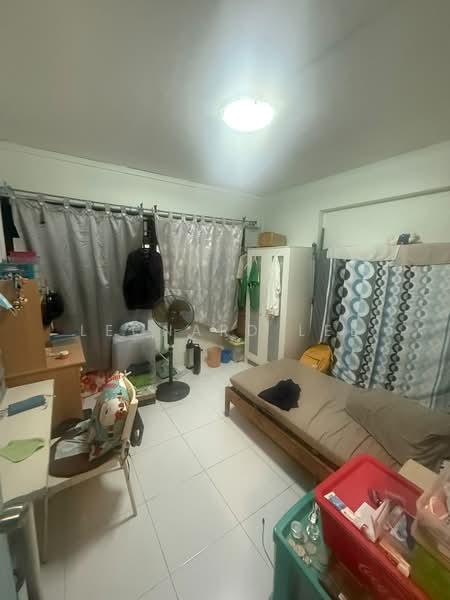 574 Hougang Street 51, 574 Hougang Street 51, 3 Bedrooms, 1,076 sqft, HDB Flat For Sale, by Leonard Lee, 500180655 - Bedroom - PropertyGuru.com.sg