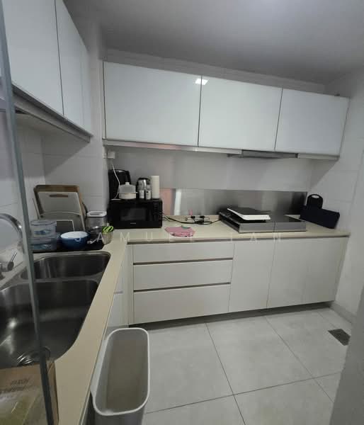 The Centris, 87 Jurong West Central 3, Room Rental, 160 sqft, Apartment For Rent, by Samuel Tan, 500180662 - Kitchen-1 - PropertyGuru.com.sg