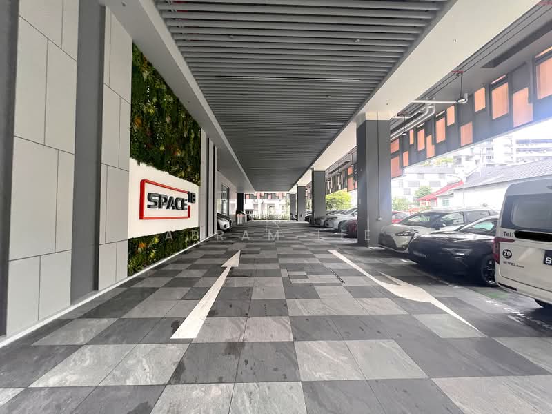 Space 18, 18 Lorong Ampas, Balestier / Toa Payoh, 1,787 sqft, Light Industrial (B1) For Sale, by Abram Lee, 500180663 - Grand covered driveway and carpark - CommercialGuru.com.sg