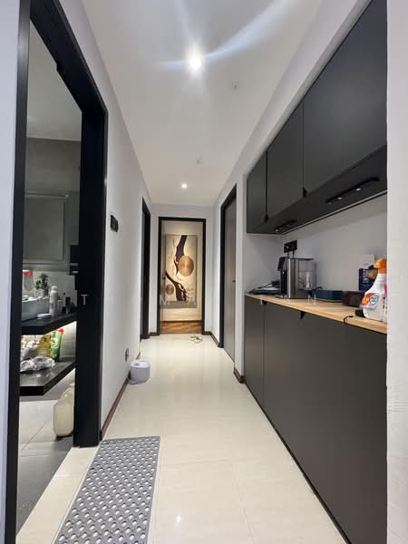 Parkview Apartments, 1 Bukit Batok Street 25, 3 Bedrooms, 1,120 sqft, Condominium For Sale, by Thomas Tan, 500180672 - Corridor - PropertyGuru.com.sg