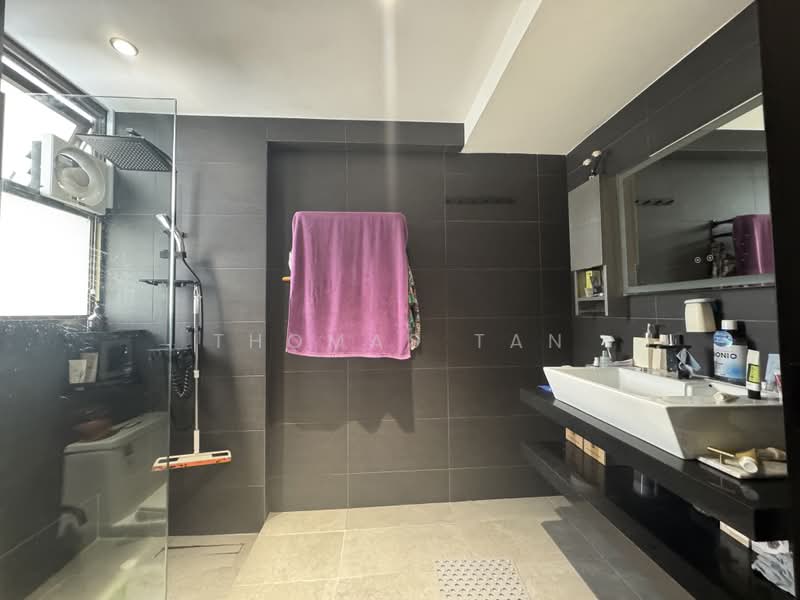 Parkview Apartments, 1 Bukit Batok Street 25, 3 Bedrooms, 1,120 sqft, Condominium For Sale, by Thomas Tan, 500180672 - Bathroom - PropertyGuru.com.sg