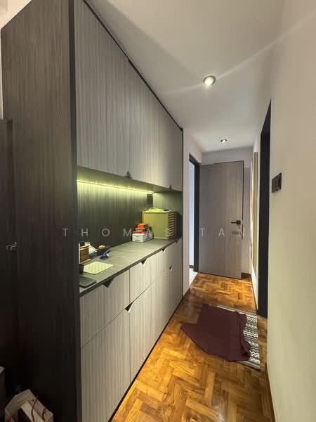 Parkview Apartments, 1 Bukit Batok Street 25, 3 Bedrooms, 1,120 sqft, Condominium For Sale, by Thomas Tan, 500180672 - Corridor - PropertyGuru.com.sg