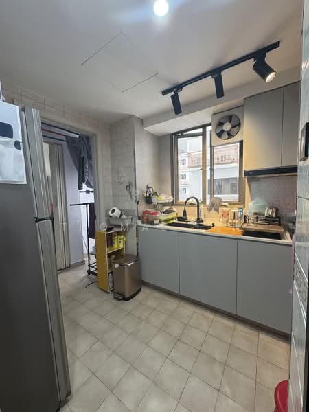 Parkview Apartments, 1 Bukit Batok Street 25, 3 Bedrooms, 1,120 sqft, Condominium For Sale, by Thomas Tan, 500180672 - Kitchen - PropertyGuru.com.sg