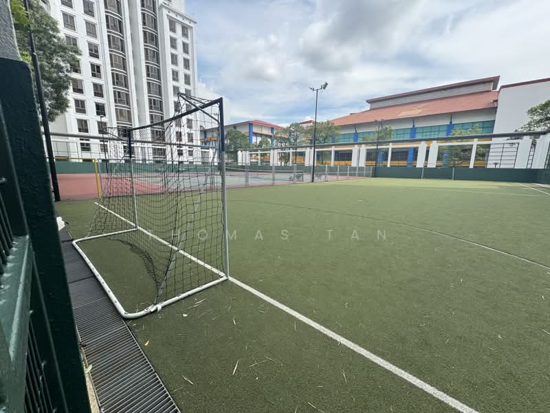 Parkview Apartments, 1 Bukit Batok Street 25, 3 Bedrooms, 1,120 sqft, Condominium For Sale, by Thomas Tan, 500180672 - Exterior - PropertyGuru.com.sg