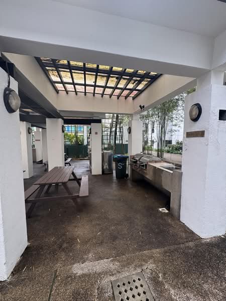 Parkview Apartments, 1 Bukit Batok Street 25, 3 Bedrooms, 1,120 sqft, Condominium For Sale, by Thomas Tan, 500180672 - Exterior - PropertyGuru.com.sg
