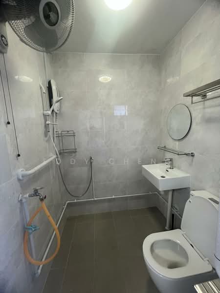 Hdb kovan green, , Room Rental, 120 sqft, HDB Flat For Rent, by Eddy Cheng, 500180675 - Bathroom - PropertyGuru.com.sg