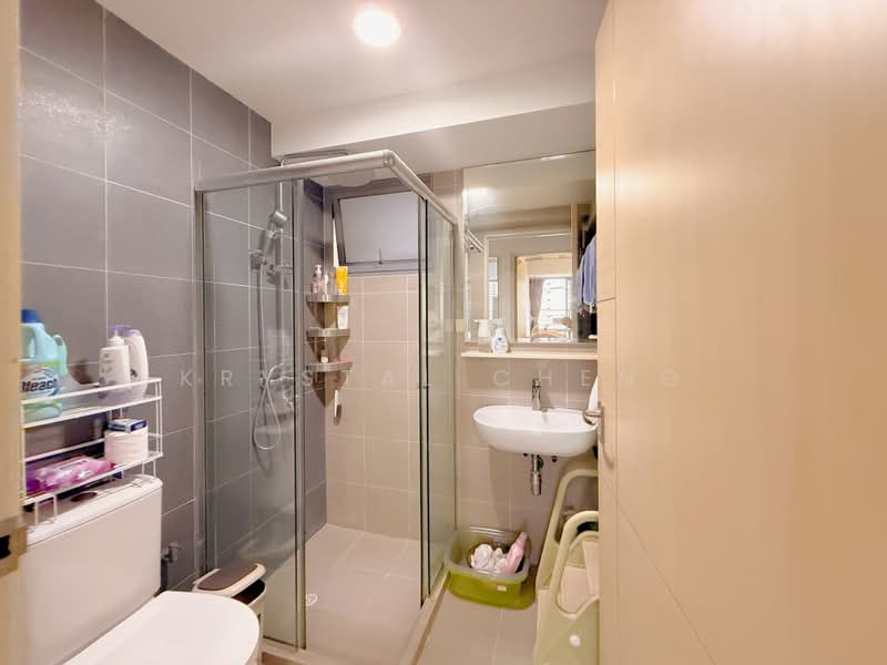 139B Lorong 1A Toa Payoh, 139B Lorong 1A Toa Payoh, 3 Bedrooms, 1,227 sqft, HDB Flat For Sale, by Krystal Cheng, 500180680 - Bathroom - PropertyGuru.com.sg