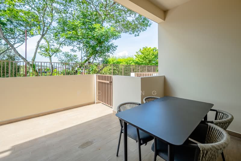 Parksuites, 18 Holland Grove Road, 4 Bedrooms, 3,068 sqft, Condominium For Sale, by Rio Pang, 500180690 - Balcony - PropertyGuru.com.sg
