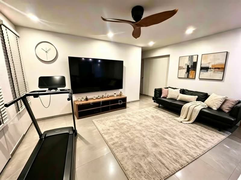 524 Jelapang Road, 524 Jelapang Road, 3 Bedrooms, 1,302 sqft, HDB Flat For Sale, by WEI DENG, 500180696 - Living Room - PropertyGuru.com.sg