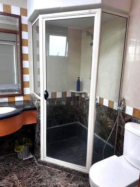 Guilin View, 20 Bukit Batok Street 52, 2 Bedrooms, 861 sqft, Condominium For Rent, by Elaine Goi, 500180698 - Bathroom - PropertyGuru.com.sg