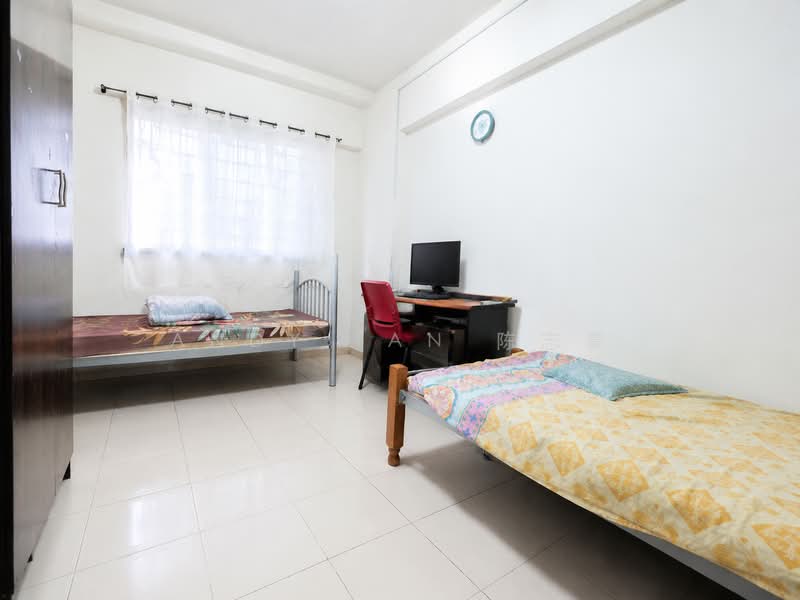 452 Jurong West Street 42, 452 Jurong West Street 42, 3 Bedrooms, 1,432 sqft, HDB Flat For Sale, by Andy Tan 陈志豪, 500180714 - Bedroom - PropertyGuru.com.sg