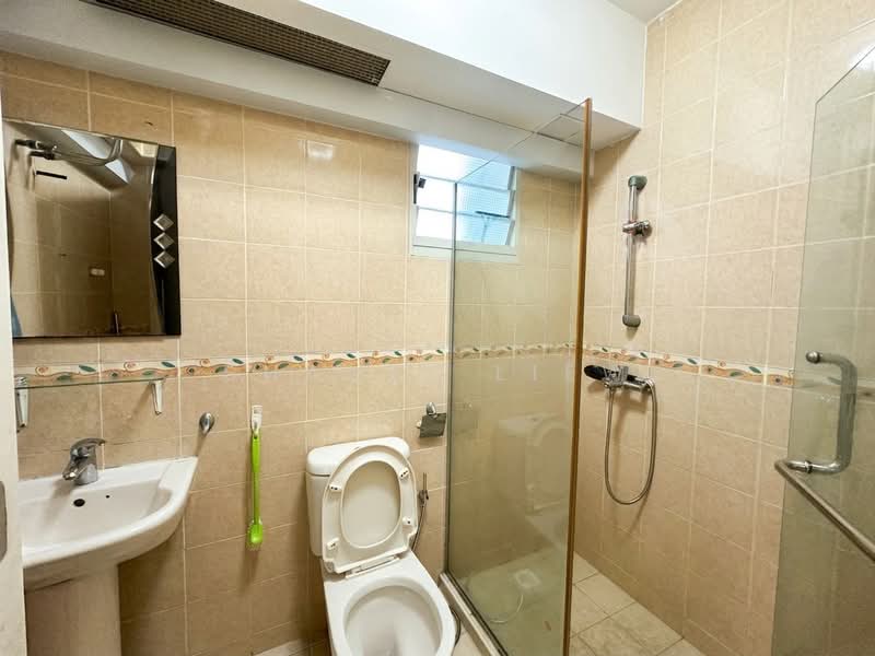 204C Punggol Field, 204C Punggol Field, 3 Bedrooms, 1,184 sqft, HDB Flat For Sale, by Shanel Liew, 500180718 - Bathroom - PropertyGuru.com.sg