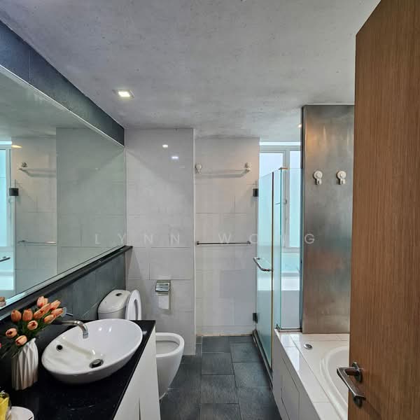 The Pearl @ Mount Faber, 1 Mount Faber Road, 3 Bedrooms, 1,346 sqft, Condominium For Sale, by Lynn Wong, 500180733 - Bathroom - PropertyGuru.com.sg