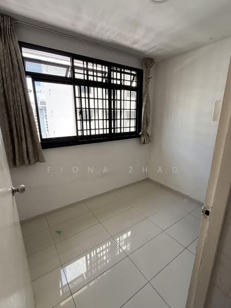 61 Lorong 5 Toa Payoh, 61 Lorong 5 Toa Payoh, 3 Bedrooms, 670 sqft, HDB Flat For Rent, by Fiona Zhao, 500180734 - Large study can fit in single bed - PropertyGuru.com.sg