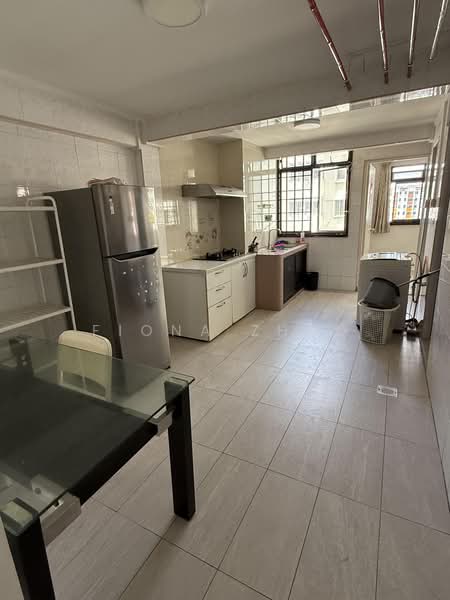 61 Lorong 5 Toa Payoh, 61 Lorong 5 Toa Payoh, 3 Bedrooms, 670 sqft, HDB Flat For Rent, by Fiona Zhao, 500180734 - Kitchen - PropertyGuru.com.sg