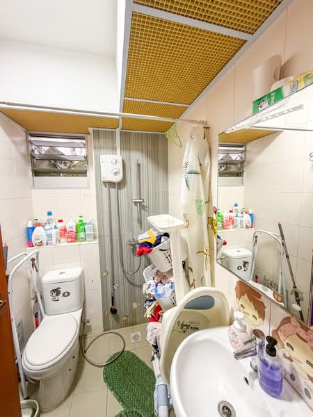 55 Teban Gardens Road, 55 Teban Gardens Road, 2 Bedrooms, 721 sqft, HDB Flat For Sale, by Joseph Ng 黄德顺, 500180757 - Bathroom - PropertyGuru.com.sg