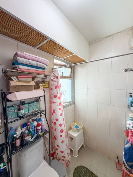 55 Teban Gardens Road, 55 Teban Gardens Road, 2 Bedrooms, 721 sqft, HDB Flat For Sale, by Joseph Ng 黄德顺, 500180757 - Bathroom - PropertyGuru.com.sg