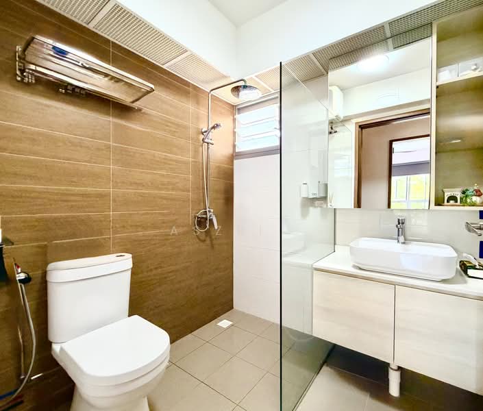 874B Tampines Street 85, 874B Tampines Street 85, 4 Bedrooms, 1,216 sqft, HDB Flat For Sale, by Aszri ., 500180759 - Bathroom - PropertyGuru.com.sg