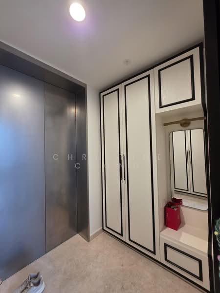 Meyer Mansion, 79 Meyer Road, 4 Bedrooms, 1,722 sqft, Condominium For Sale, by Christine Chong, 500180765 - Private Lift Entrance - PropertyGuru.com.sg