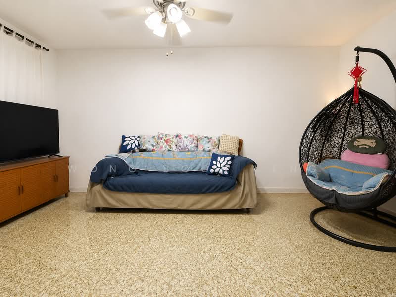 123 Lorong 1 Toa Payoh, 123 Lorong 1 Toa Payoh, 2 Bedrooms, 721 sqft, HDB Flat For Sale, by Wong Boon Keng, 500180781 - Living Room - PropertyGuru.com.sg