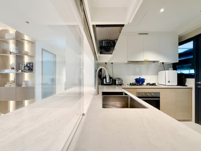 Treasure at Tampines, 29 Tampines Lane, 5 Bedrooms, 1,711 sqft, Condominium For Sale, by Tricia Ong, 500180796 - Kitchen - PropertyGuru.com.sg