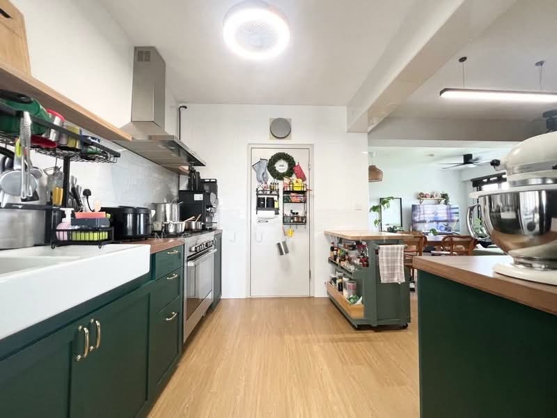 467A Bukit Batok West Avenue 9, 467A Bukit Batok West Avenue 9, 3 Bedrooms, 1,001 sqft, HDB Flat For Sale, by Ng Jun Wei, 500180801 - Kitchen - PropertyGuru.com.sg