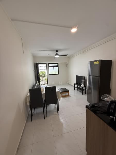 124 Hougang Avenue 1, 124 Hougang Avenue 1, Room Rental, 400 sqft, HDB Flat For Rent, by Samantha Leow, 500180802 - Living Room - PropertyGuru.com.sg
