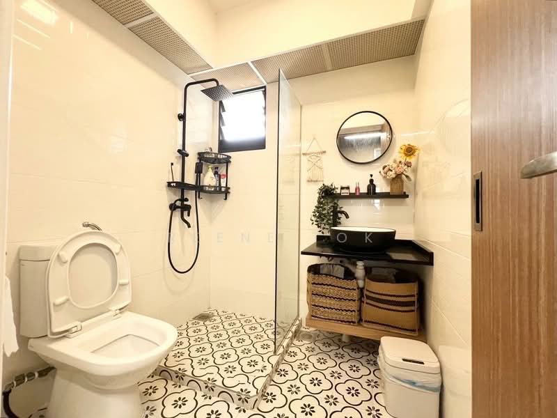 467A Bukit Batok West Avenue 9, 467A Bukit Batok West Avenue 9, 3 Bedrooms, 1,001 sqft, HDB Flat For Sale, by Reene Tok, 500180808 - Bathroom - PropertyGuru.com.sg