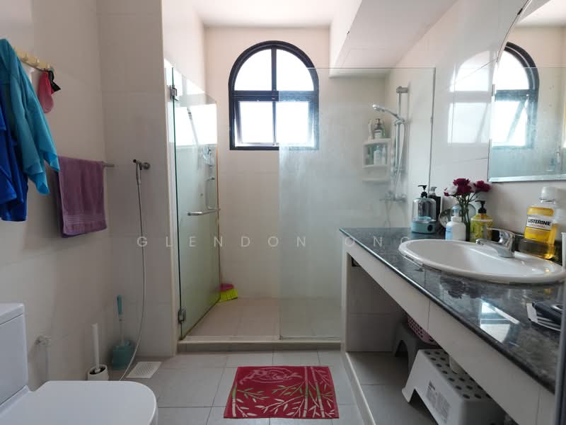 2 Storey Inter-Terrace in Seletar Hills Estate, , 4 Bedrooms, 2,600 sqft, Terraced House For Sale, by Glendon Ong, 500180820 - Bathroom - PropertyGuru.com.sg