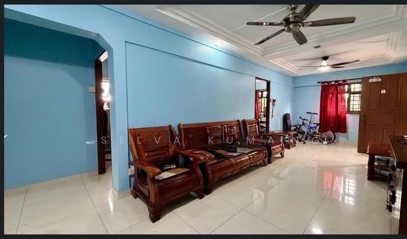 215 Ang Mo Kio Avenue 1, 215 Ang Mo Kio Avenue 1, 3 Bedrooms, 1,000 sqft, HDB Flat For Sale, by Selva Kumar, 500180839 - Living Room - PropertyGuru.com.sg