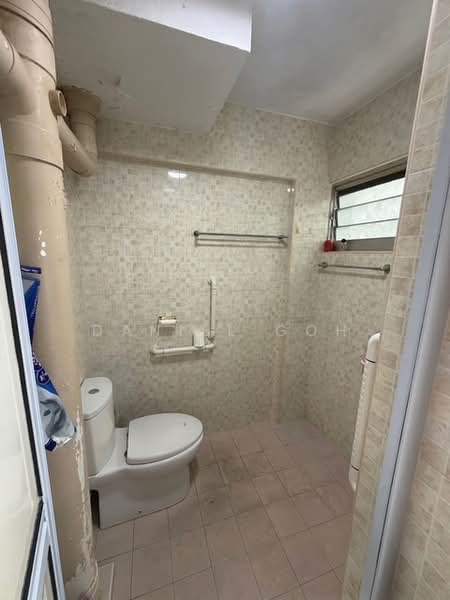 105 Towner Road, 105 Towner Road, 2 Bedrooms, 797 sqft, HDB Flat For Sale, by Daniel Goh, 500180840 - Bathroom - PropertyGuru.com.sg