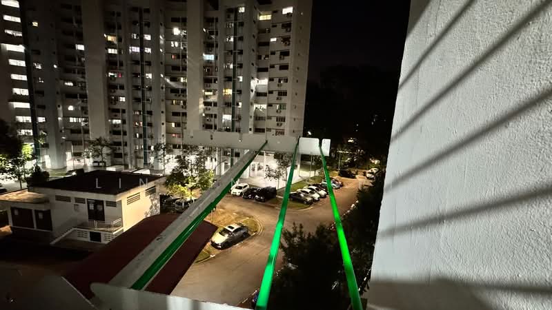 309 Jurong East Street 32, 309 Jurong East Street 32, Room Rental, 100 sqft, HDB Flat For Rent, by Lin Jing Sophia, 500180841 - Exterior - PropertyGuru.com.sg