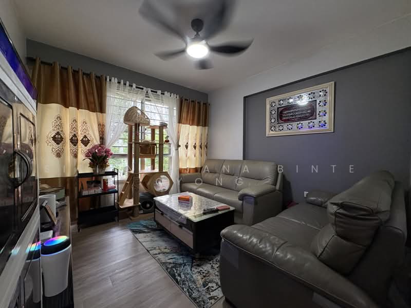 784B Woodlands Rise, 784B Woodlands Rise, 3 Bedrooms, 1,001 sqft, HDB Flat For Sale, by Siti Nurjana Binte Oyong, 500180843 - Living Room - PropertyGuru.com.sg