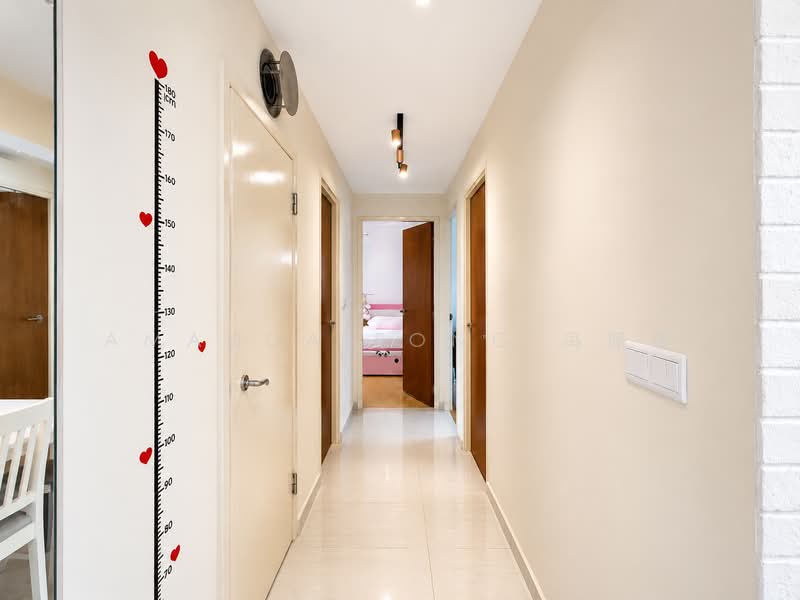 265C Punggol Way, 265C Punggol Way, 3 Bedrooms, 990 sqft, HDB Flat For Sale, by Amanda Fong 冯佩璇, 500180846 - Corridor - PropertyGuru.com.sg