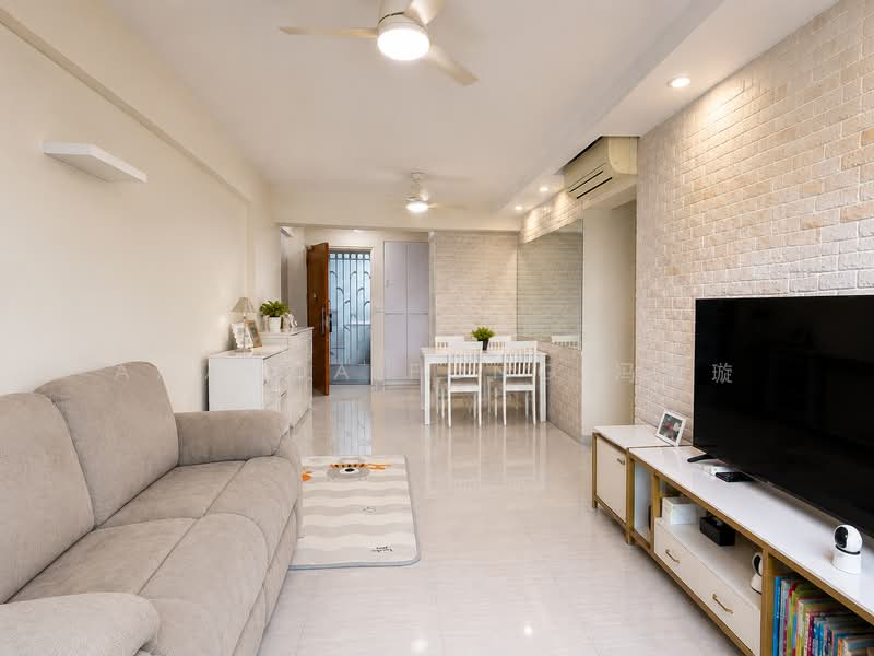 265C Punggol Way, 265C Punggol Way, 3 Bedrooms, 990 sqft, HDB Flat For Sale, by Amanda Fong 冯佩璇, 500180846 - Living Room - PropertyGuru.com.sg