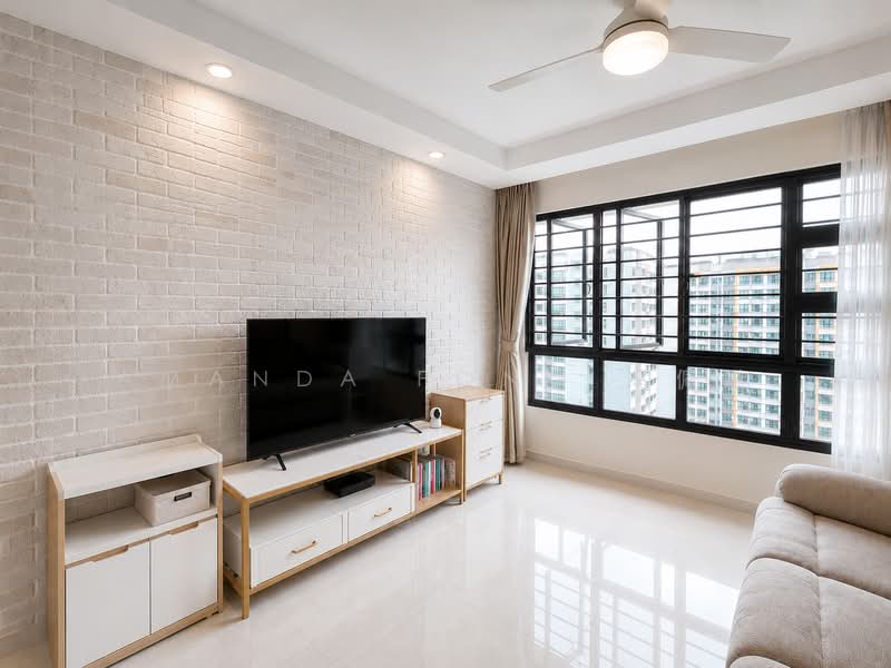 265C Punggol Way, 265C Punggol Way, 3 Bedrooms, 990 sqft, HDB Flat For Sale, by Amanda Fong 冯佩璇, 500180846 - Living Room - PropertyGuru.com.sg