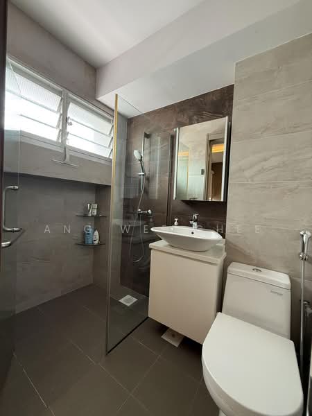 745 Pasir Ris Street 71, 745 Pasir Ris Street 71, 3 Bedrooms, 1,345 sqft, HDB Flat For Sale, by Ang Wee Chee, 500180858 - Bathroom - PropertyGuru.com.sg
